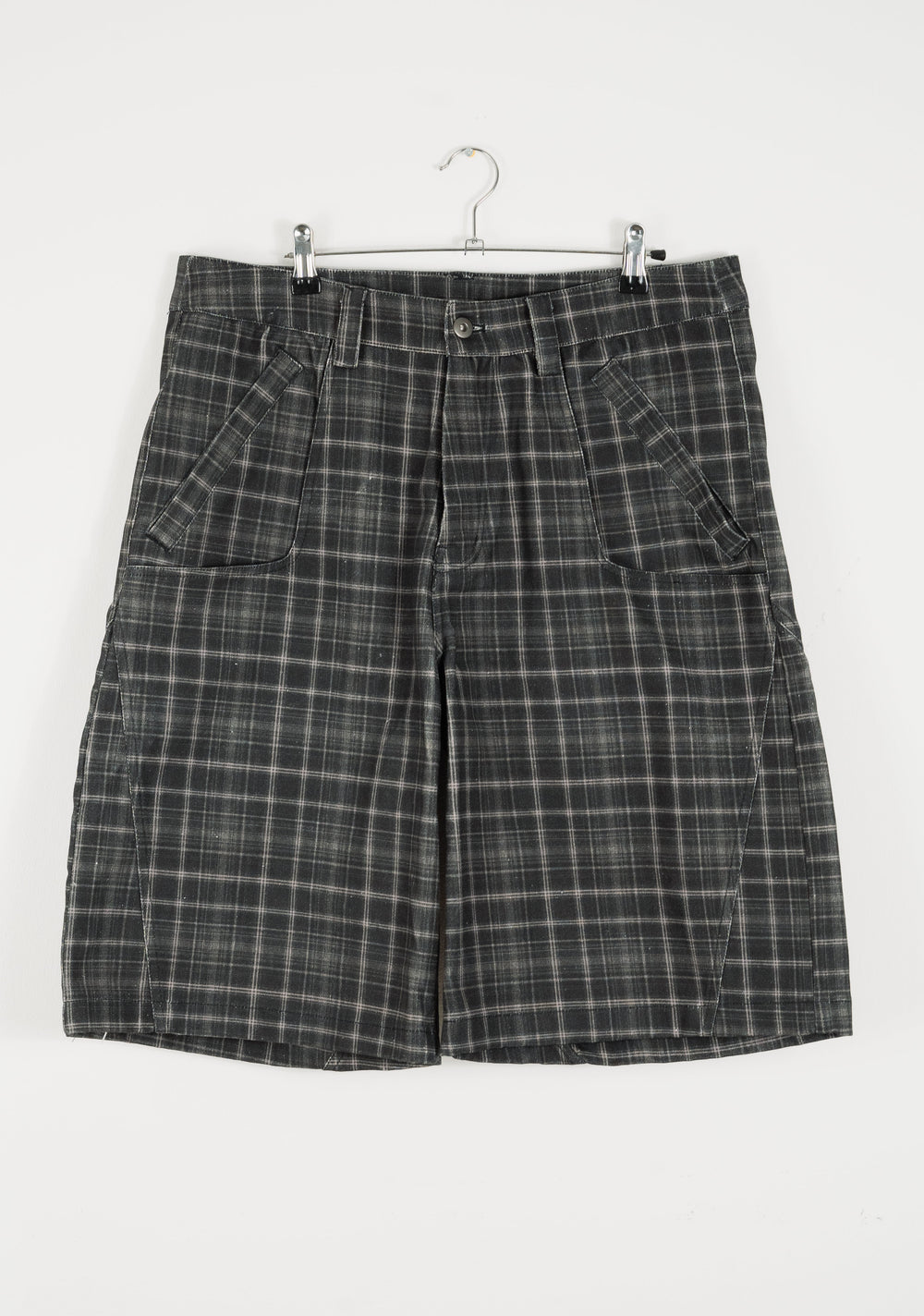 DUAL POCKET PLAID PRINTED DENIM SHORTS - BLACK