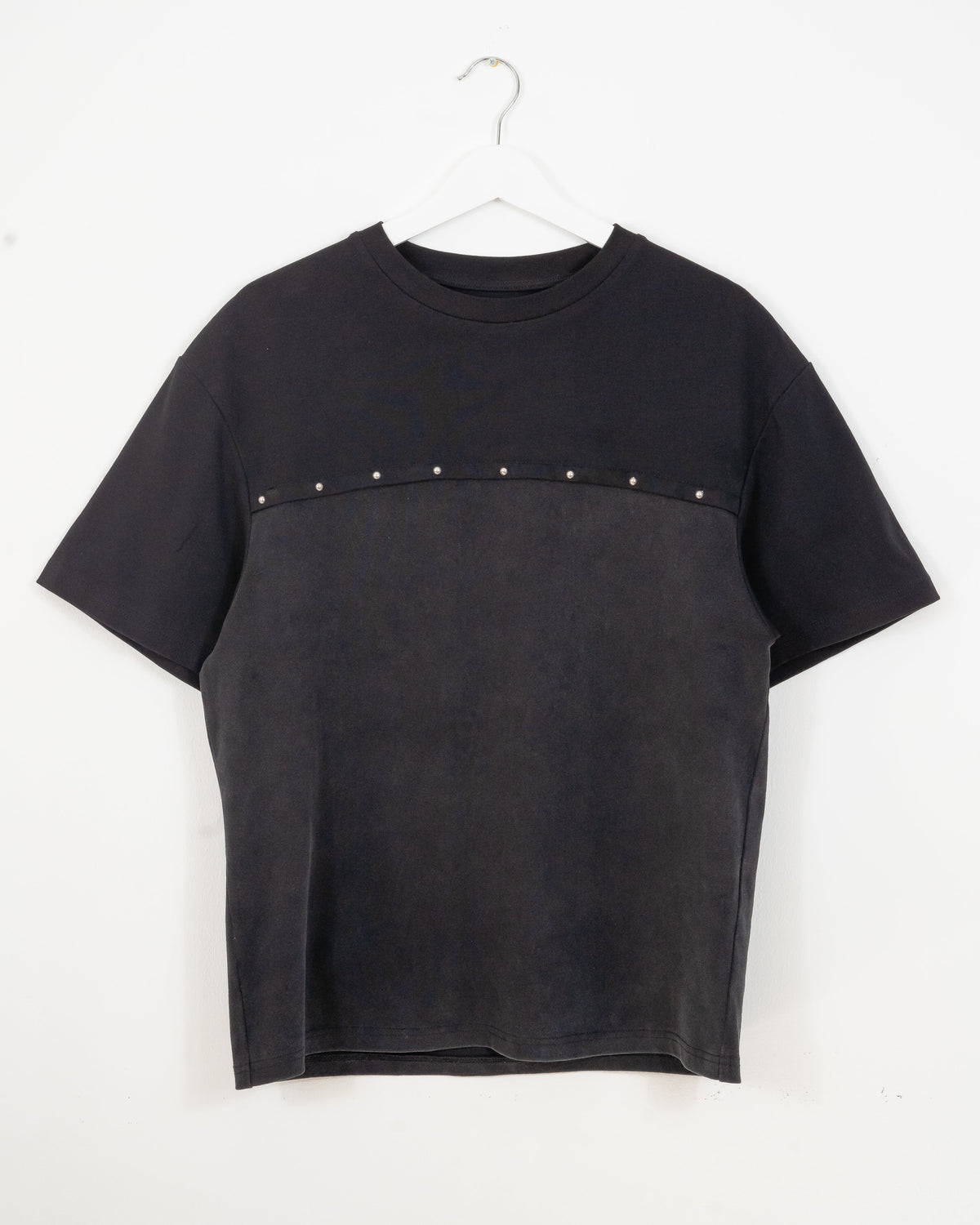 STUDDED DIVISION T-SHIRT