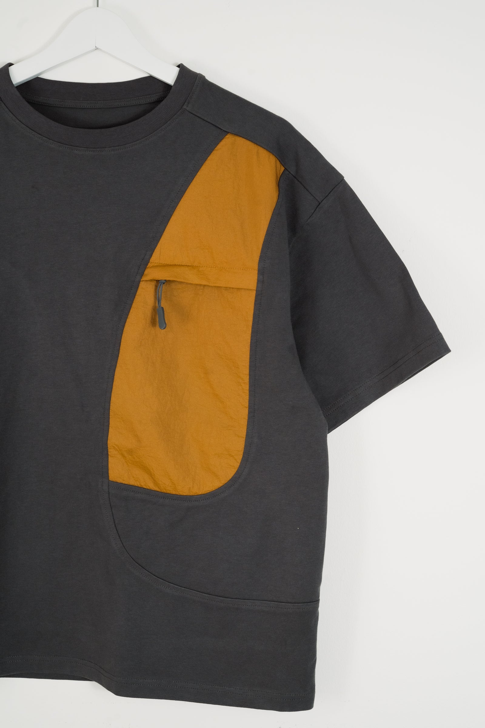 ARC NYLON PANELLED T-SHIRT - GREY