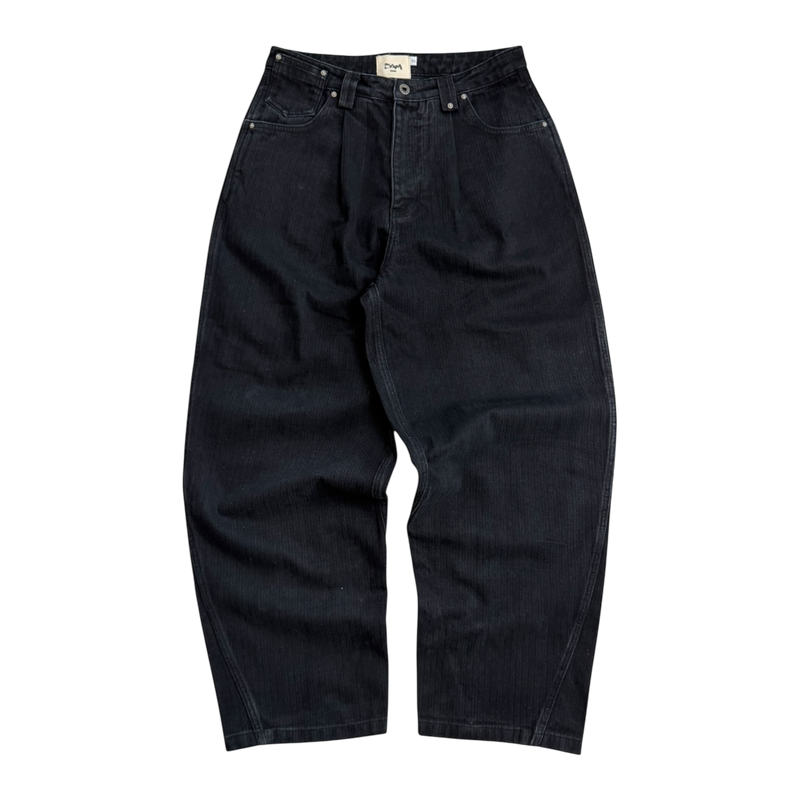 HERRINGBONE SIGNATURE CUT PLEATED DENIM