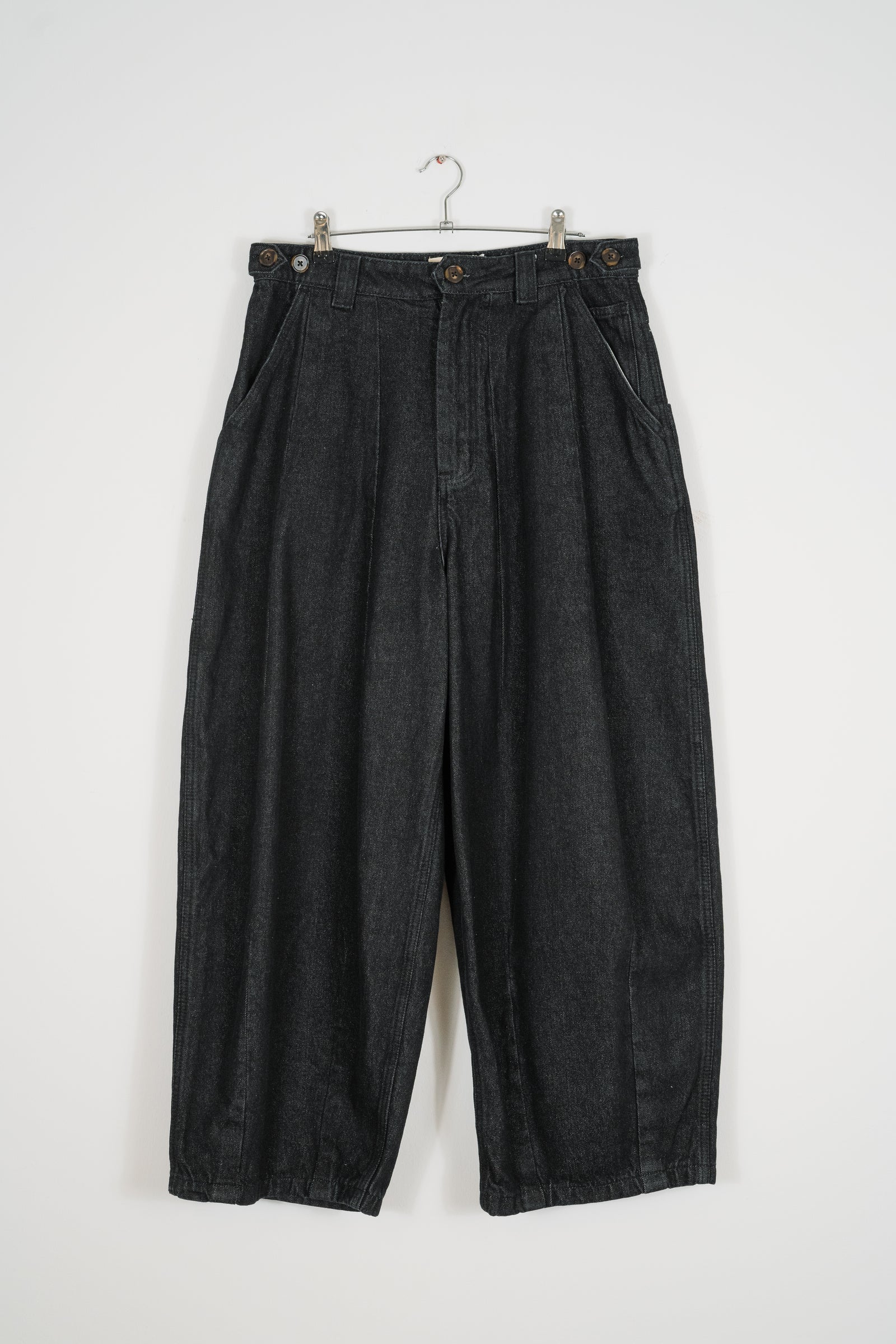 UTILITY BALLOON DENIM JEANS - RAW BLACK