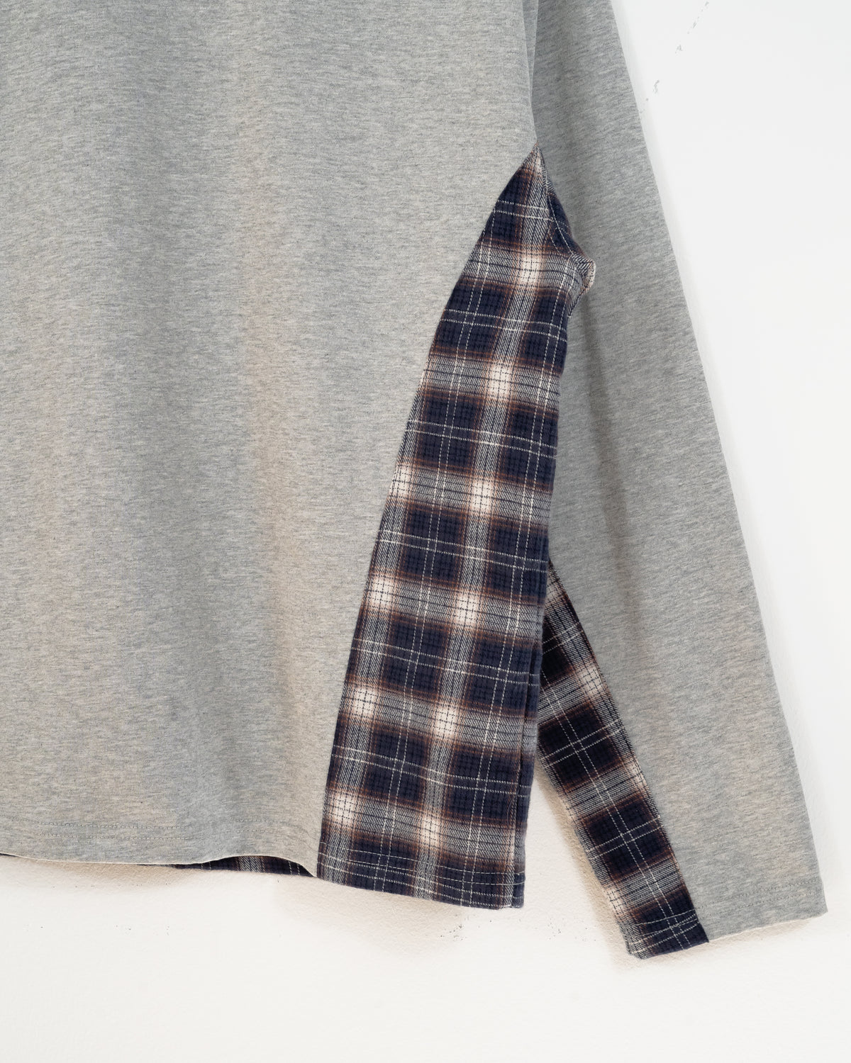 PANELLED PLAID LONG-SLEEVE - GREY