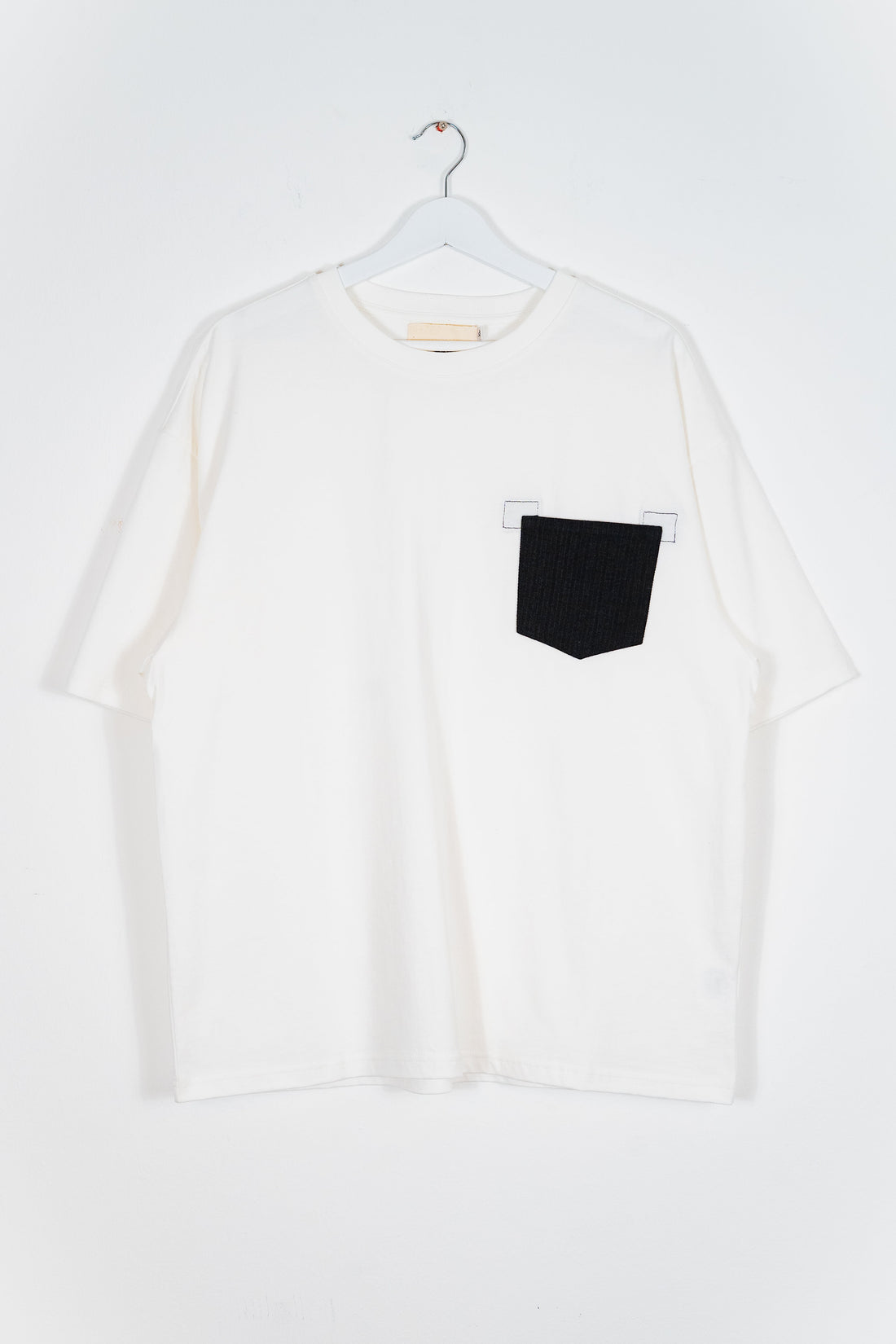 HERRINGBONE DENIM POCKET T-SHIRT - WHITE