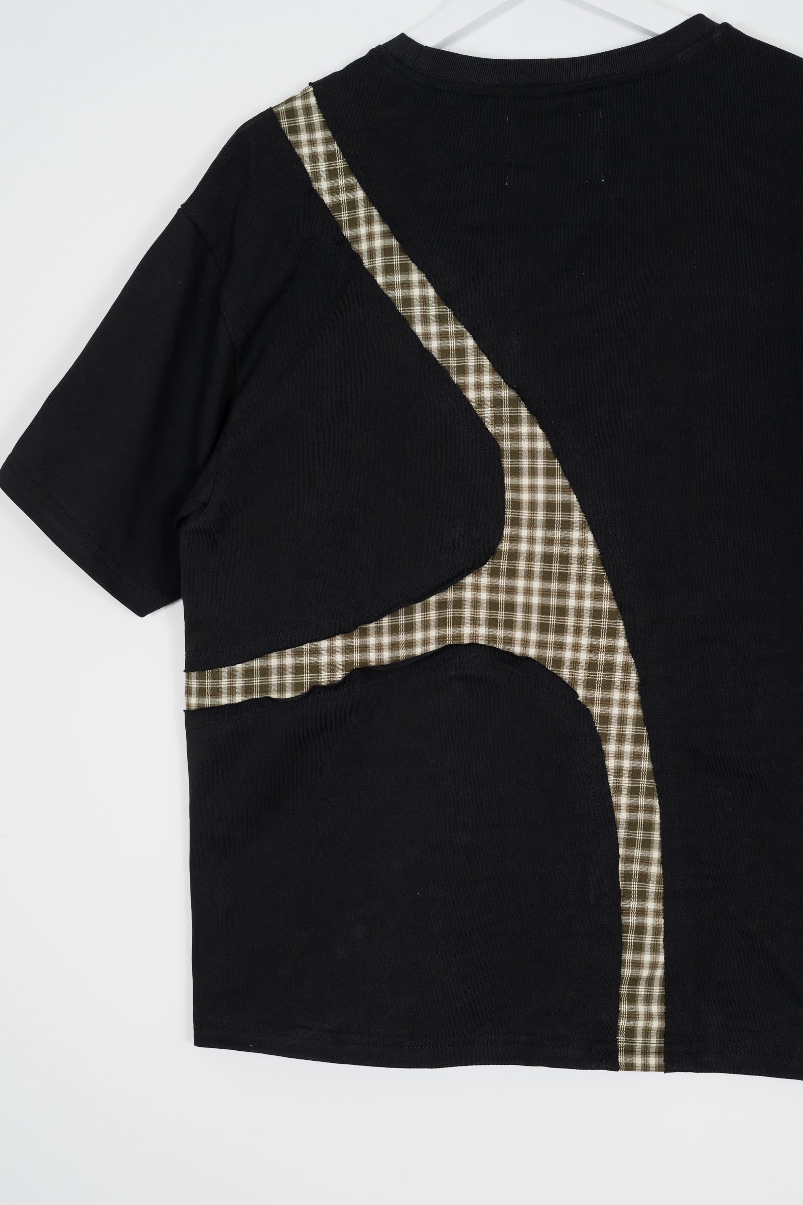 RAW EDGE CURVE PLAID TEE SHIRT