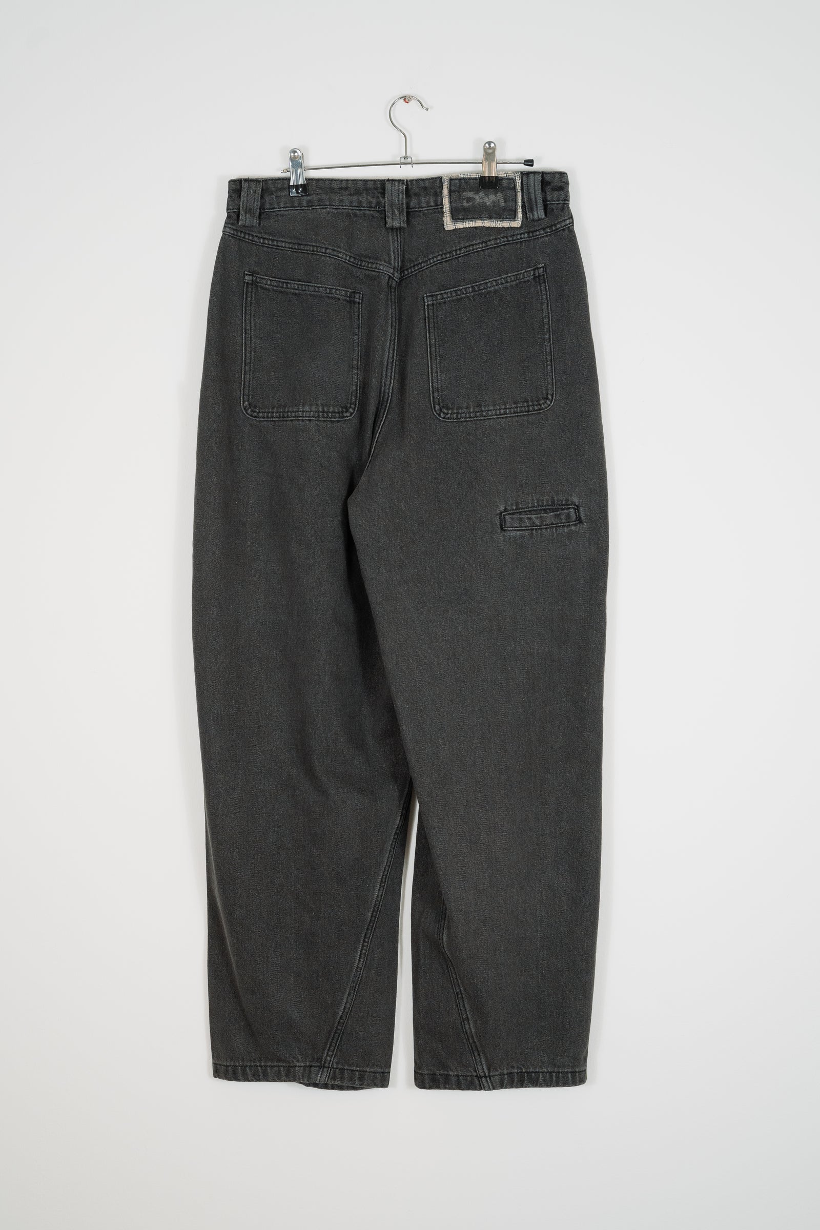 SIGNATURE CUT PLEATED CONCRETE JEANS V2