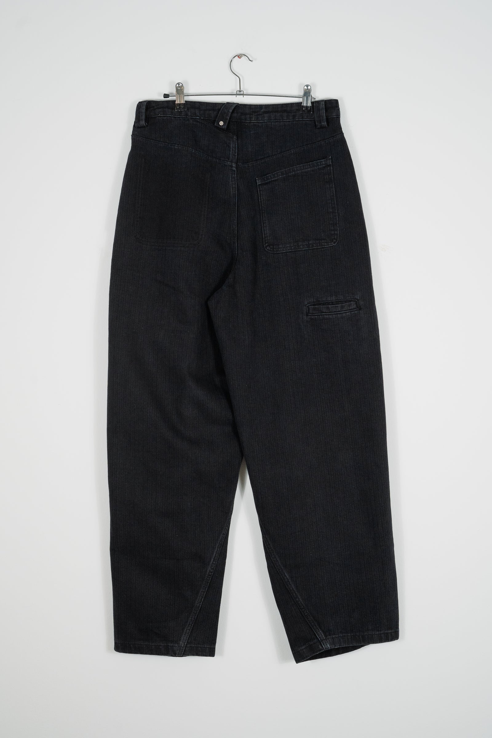 HERRINGBONE SIGNATURE CUT PLEATED DENIM