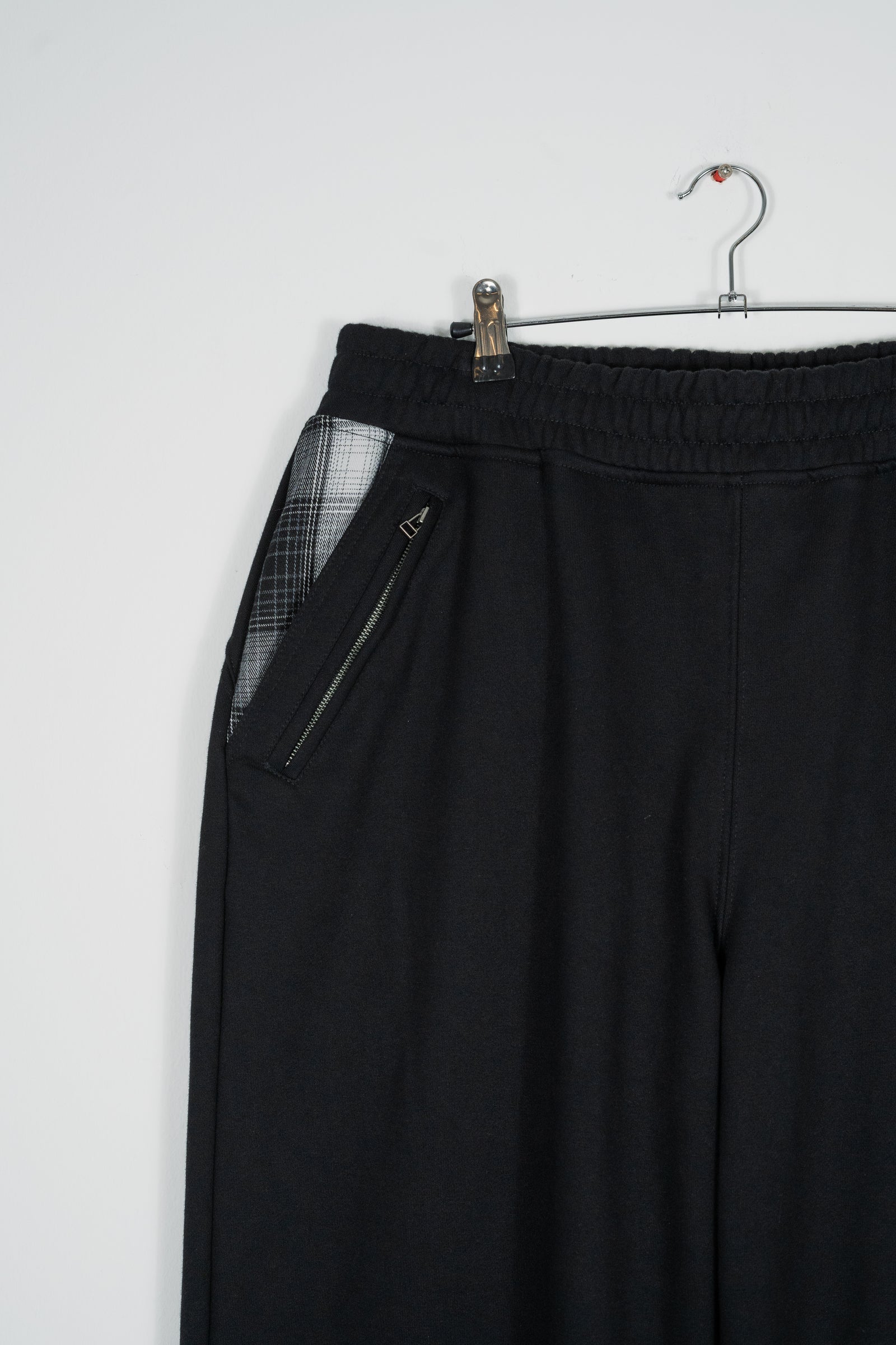 ARTICULATED SHADOW PLAID JOGGERS