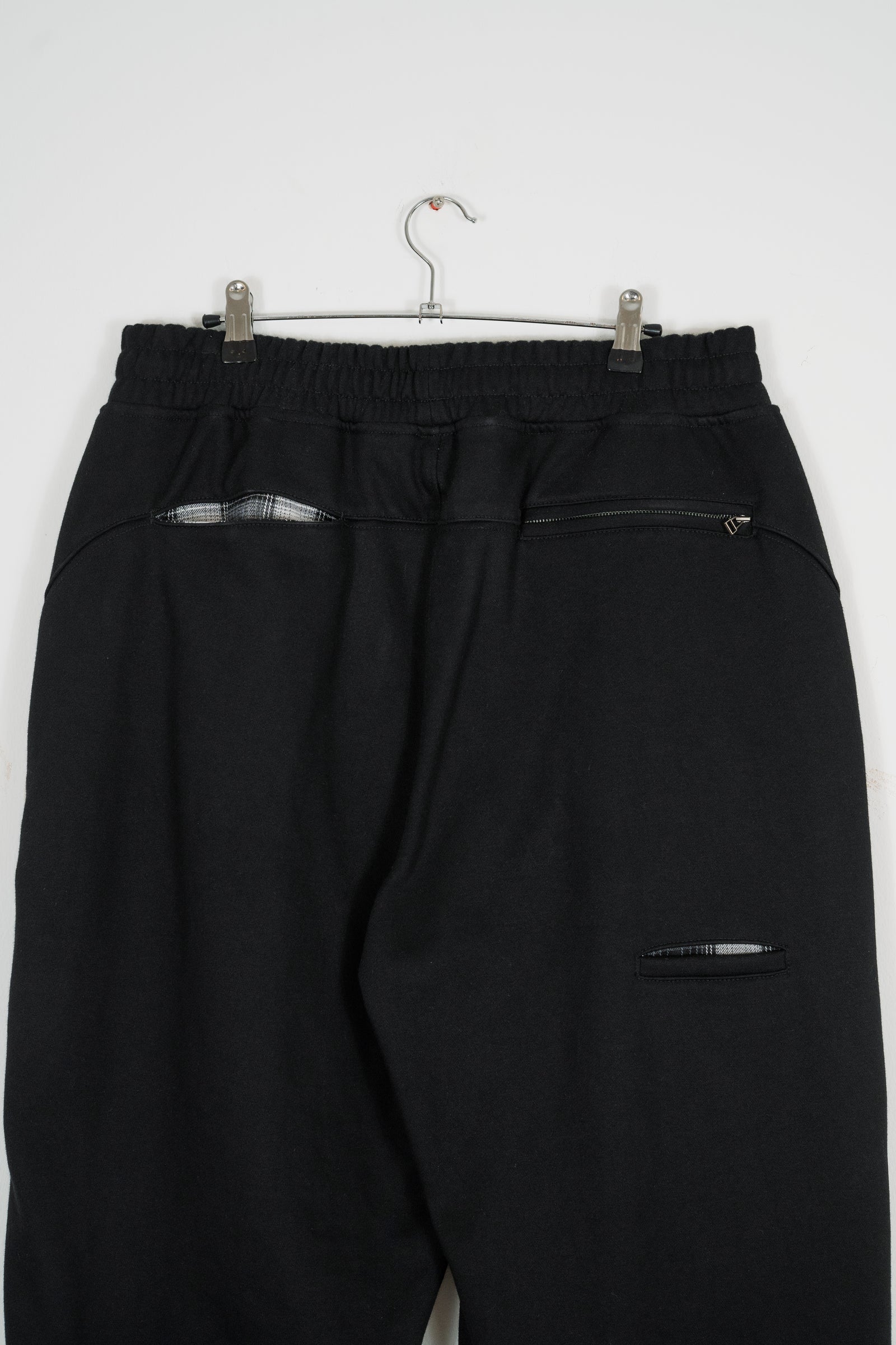 ARTICULATED SHADOW PLAID JOGGERS