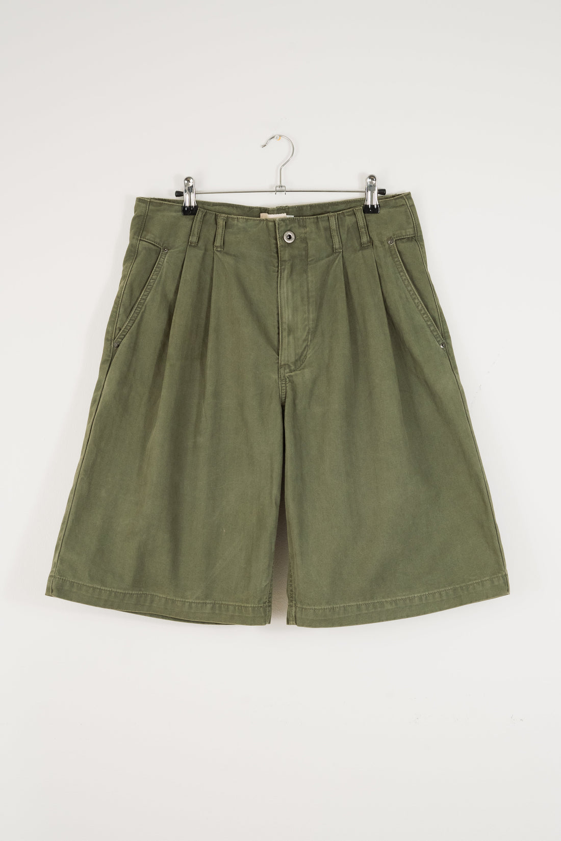 HERRINGBONE PLEATED SHORTS - MOSS