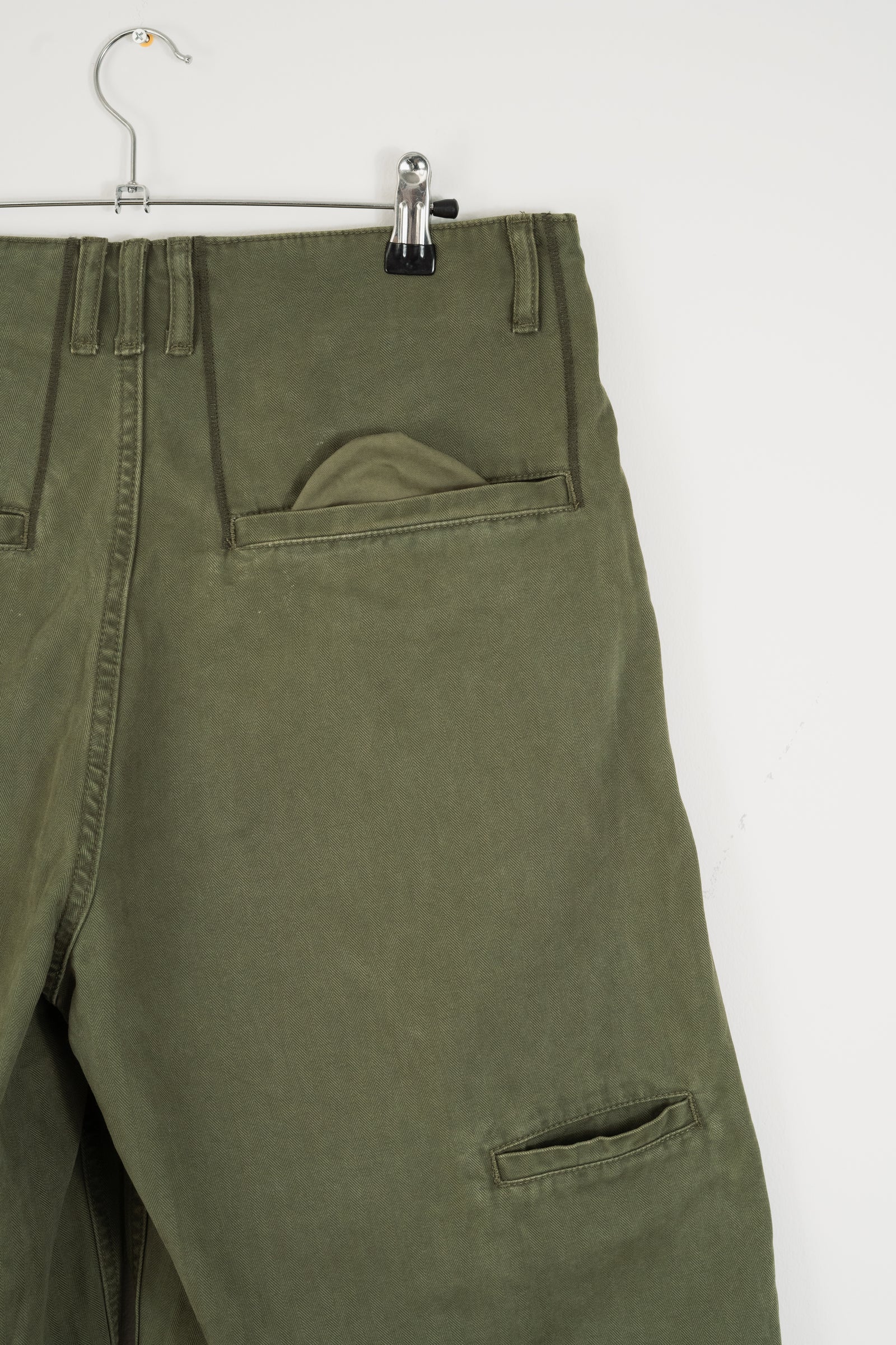 HERRINGBONE PLEATED SHORTS - MOSS
