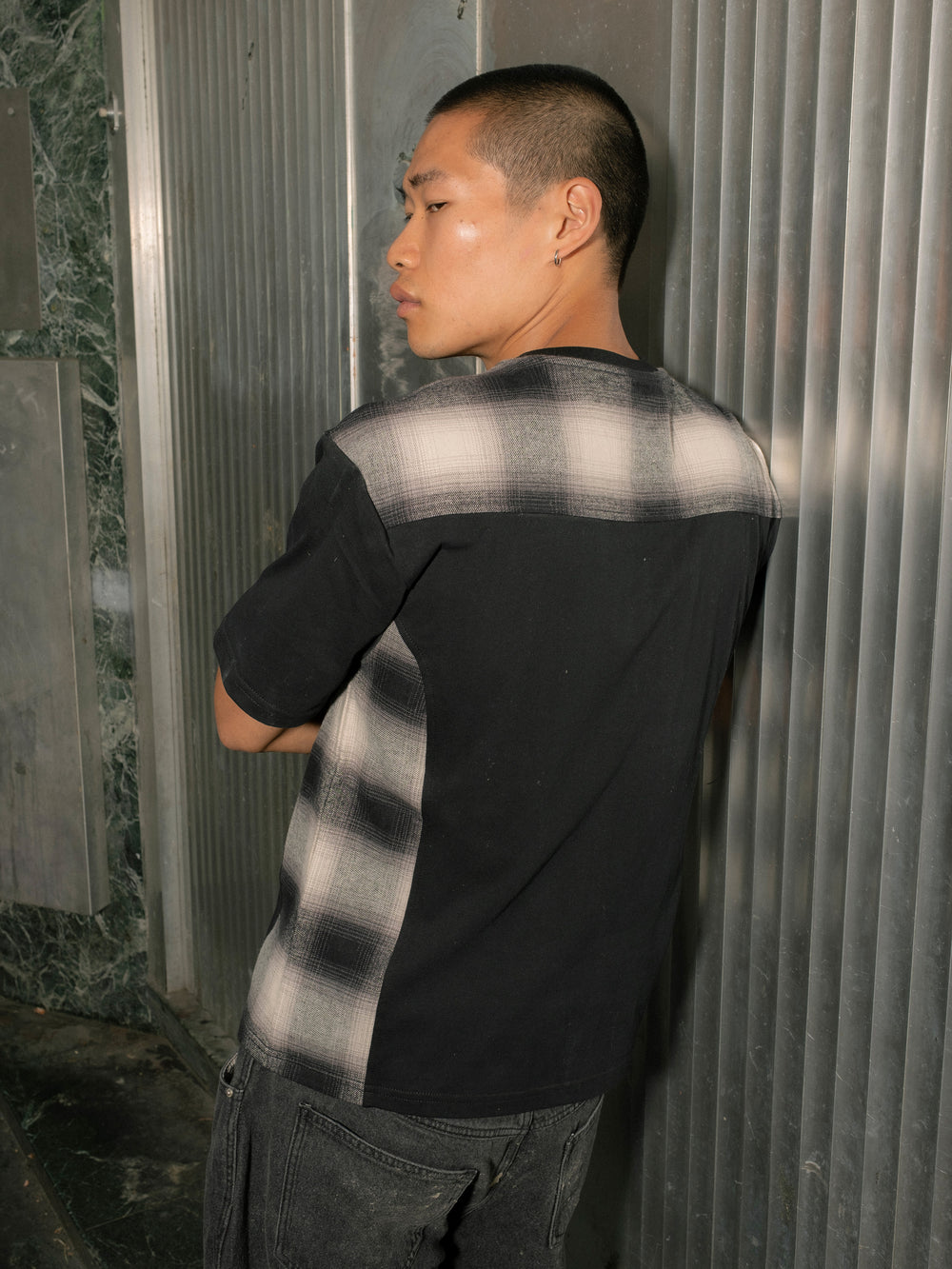 SHADOW PLAID PANELLED T-SHIRT - BLACK